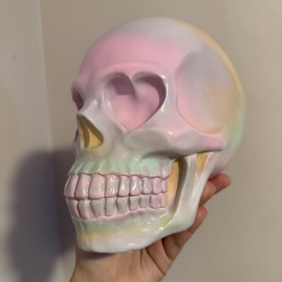 Halloween Summerween Pastel Rainbow Skull With Heart Eyes Decor NWT - Picture 3 of 5